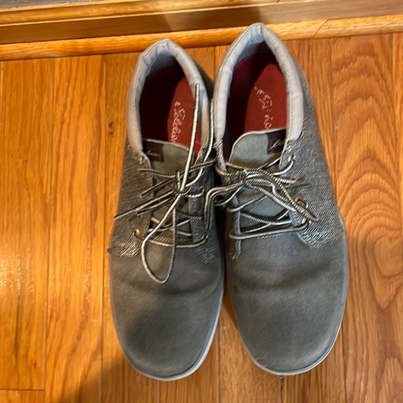Eddie Bauer lace up shoes - Picture 1 of 2